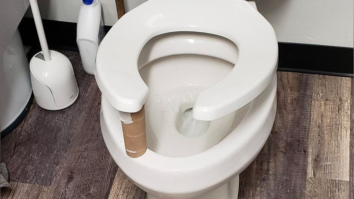 Put a Toilet Paper Roll Under the Toilet Seat at Night, Here's Why